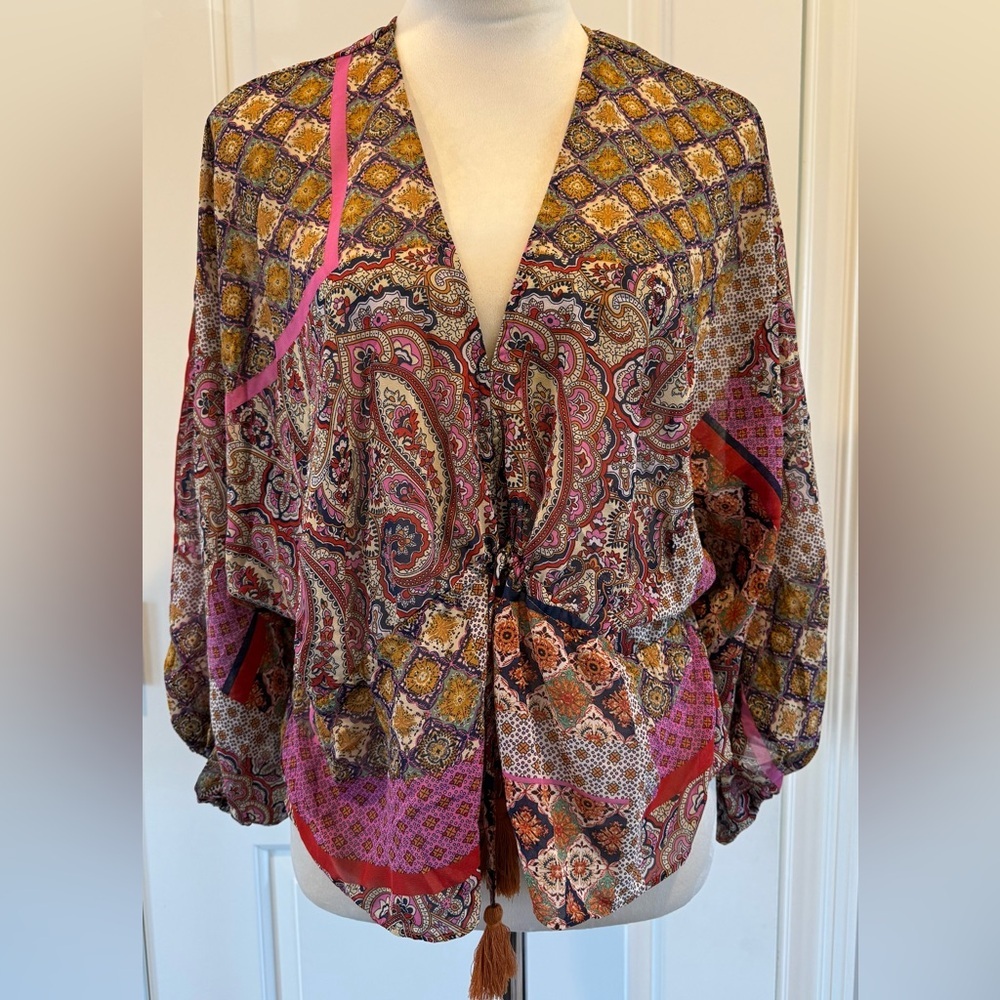 NWT Aakaa Boho Floral/Tribal Print Blouse